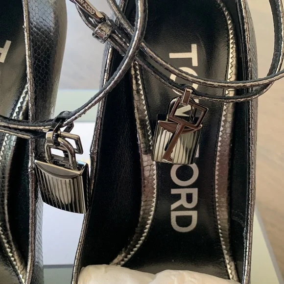 TOM FORD GUNMETAL PUMP W/ LOCK 38 - Picture 7 of 10